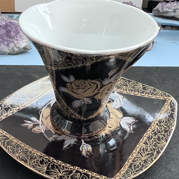 Italian Milano 24c Gold Trim Porcelain Tea Cup and Saucer - Picture 4 of 7